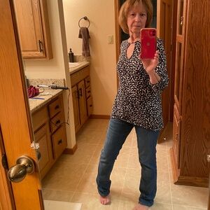 10/10$  (4-5$) items only. Michael Kors Black & White Patterned